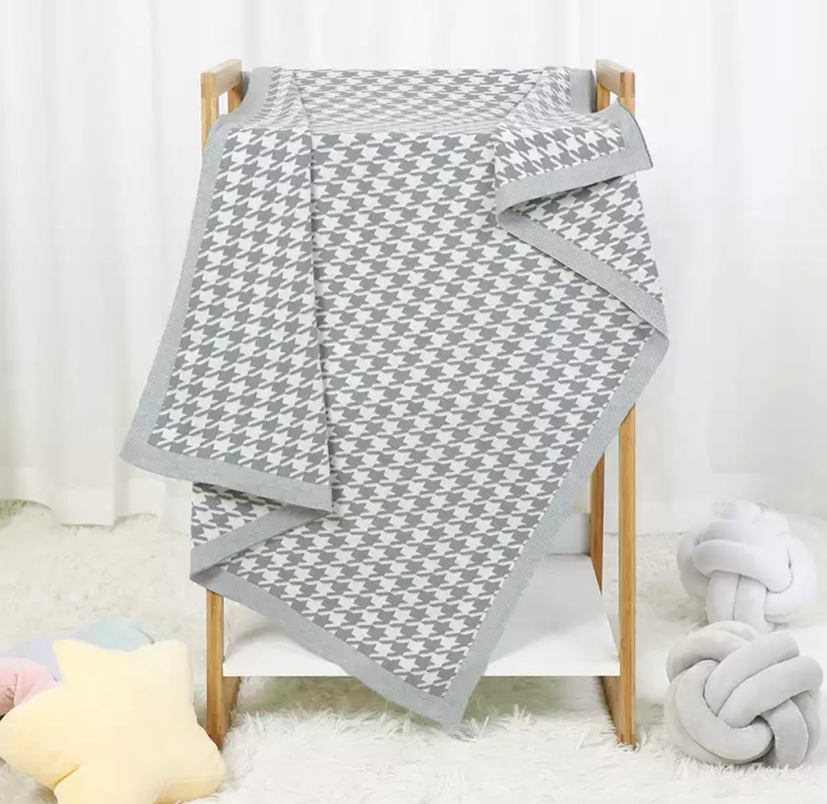 Grey Azzi Houndstooth Blanket