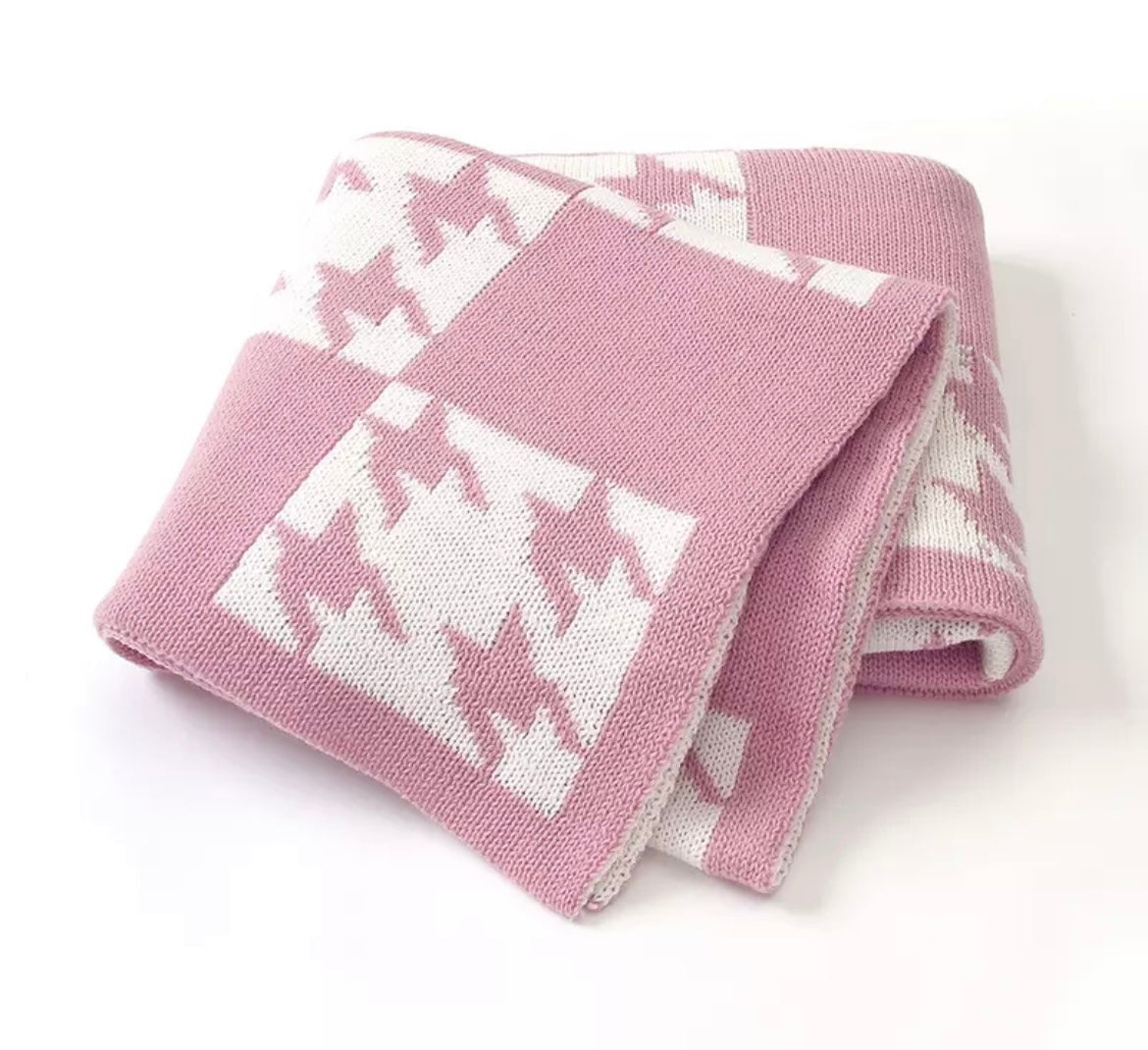 Beautiful houndstooth blankets