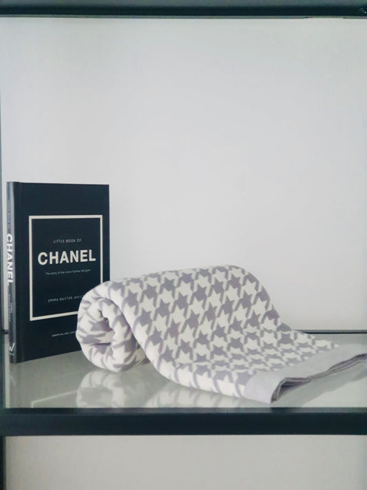 Grey Azzi Houndstooth Blanket